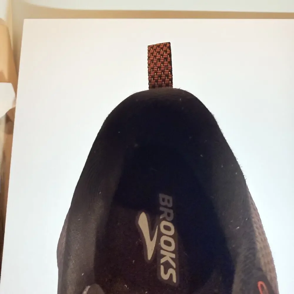 Brooks up sale